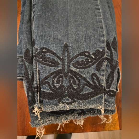 Anthropologie Liverpool Cropped Jeans with Unique Embroidered Detailing - Picture 11 of 13
